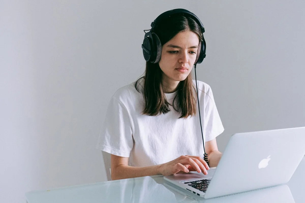 Cách luyện nghe tiếng Anh mỗi ngày chỉ với 20 phút